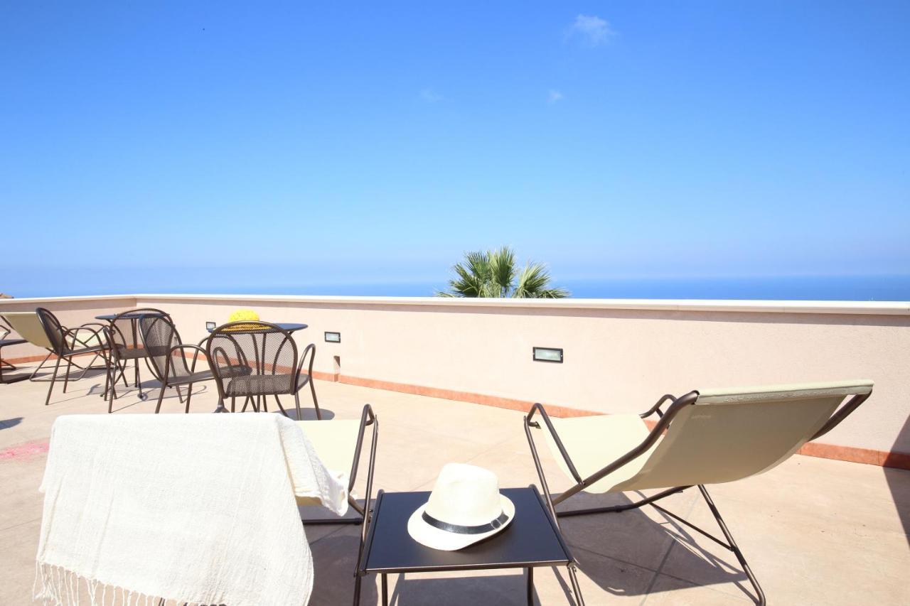 ריקאדי B&B Villa Orchidea מראה חיצוני תמונה