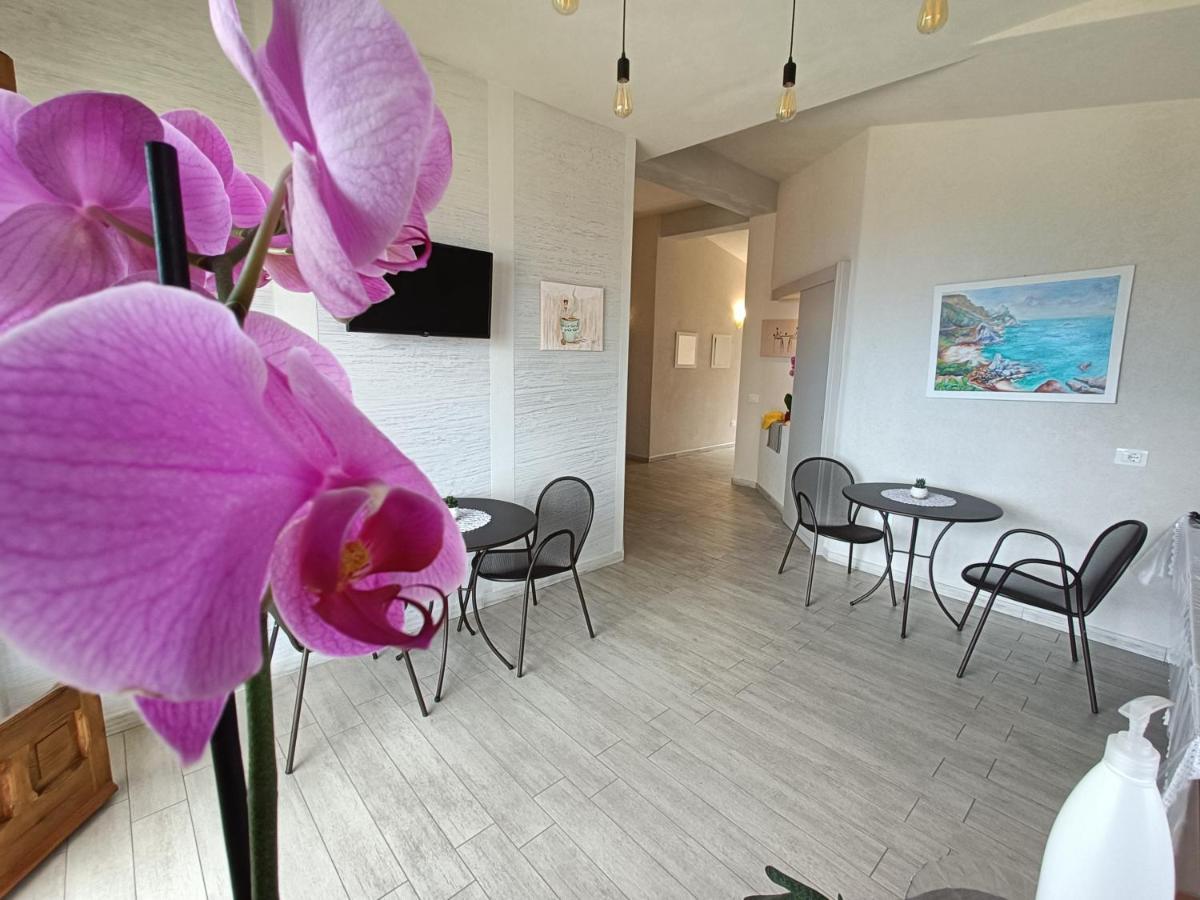 ריקאדי B&B Villa Orchidea מראה חיצוני תמונה